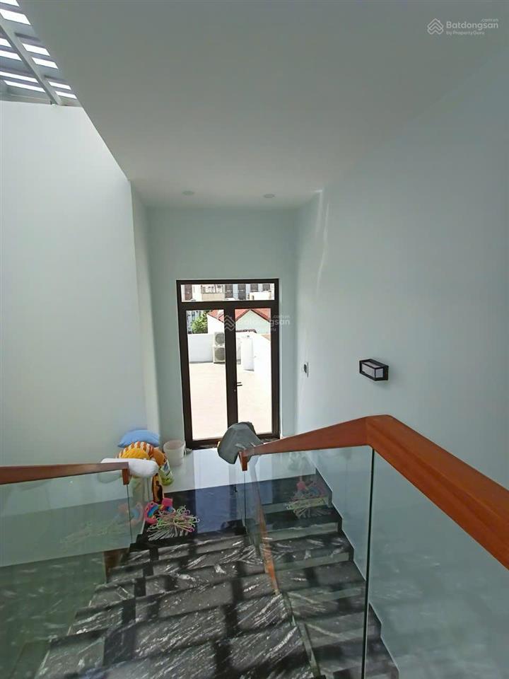Cho thuê nhà 5x28 hẻm 3 lầu, hẻm xe hơi nguyễn thị thập, p. bình thuận, quận 7