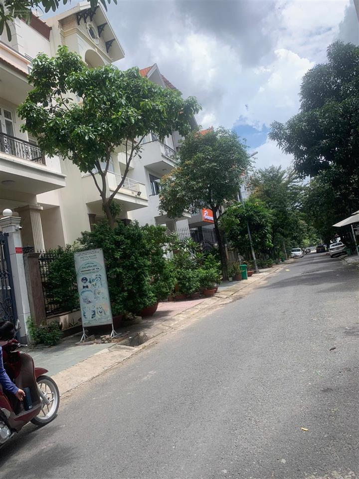 Cho thuê biệt thự kdc himlam p. tân hưng quận 7 7,5x20m hầm trệt 3 lầu giá 55tr/tháng