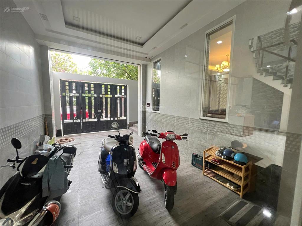 Cho thuê biệt thự full nội thất cao cấp mặt tiền đường số lâm văn bền, phường tân quy, quận 7
