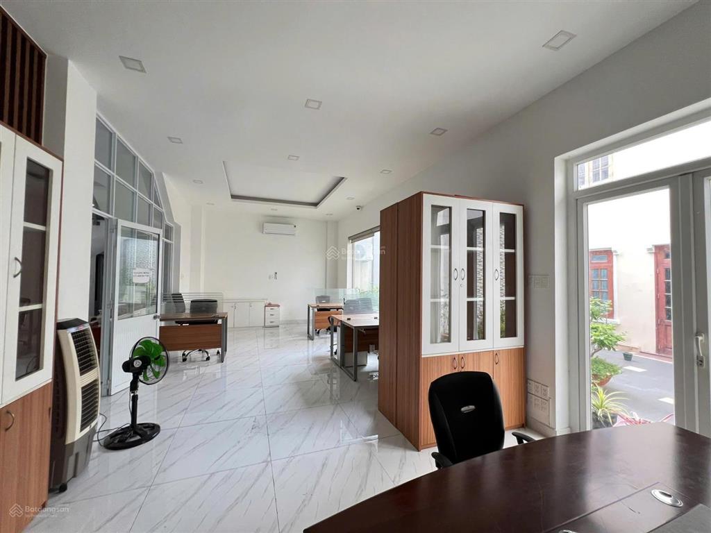 Cho thuê biệt thự full nội thất cao cấp mặt tiền đường số lâm văn bền, phường tân quy, quận 7