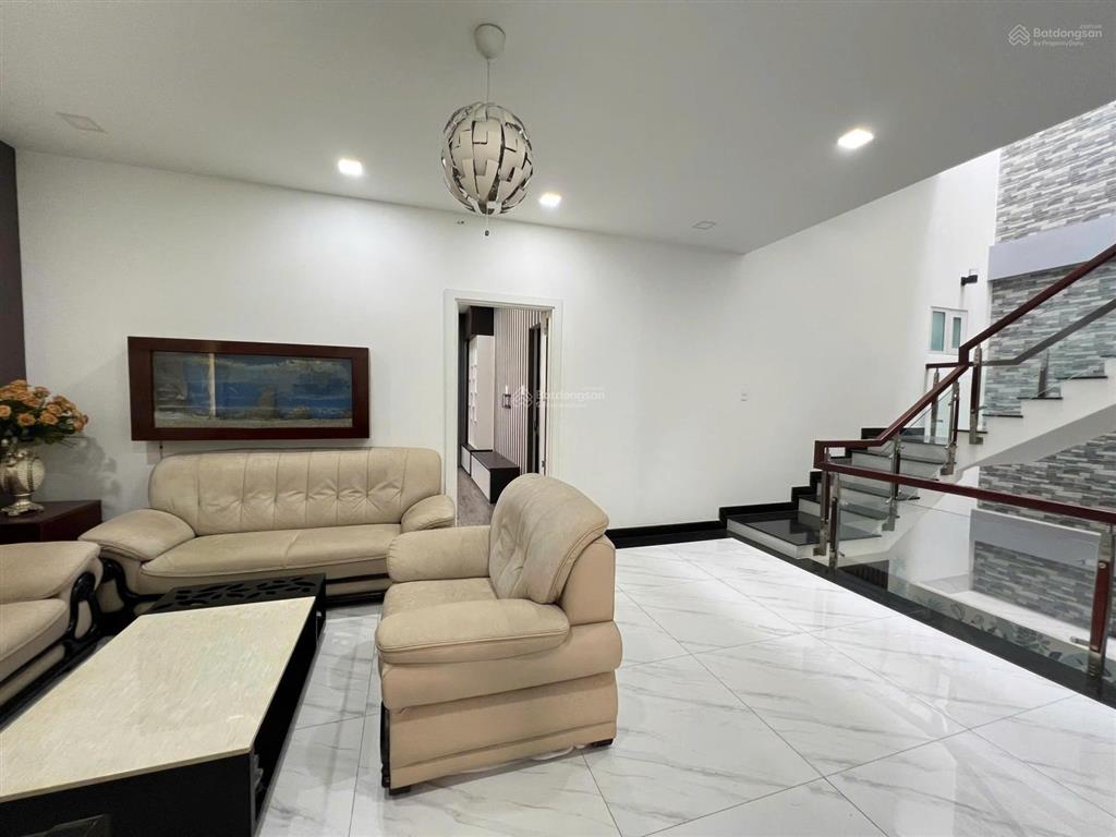 Cho thuê biệt thự full nội thất cao cấp mặt tiền đường số lâm văn bền, phường tân quy, quận 7