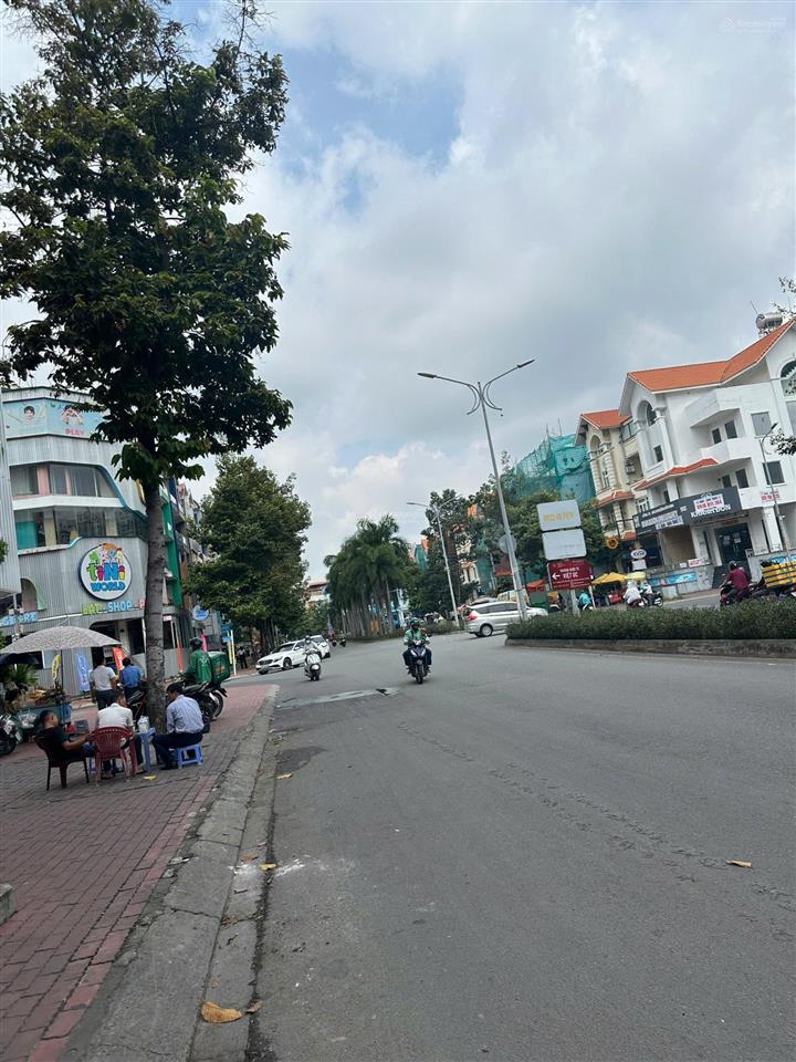 Cho thuê mặt bằng tầng trệt mặt tiền nguyễn thị thập kdc him lam, phường tân hưng, quận 7