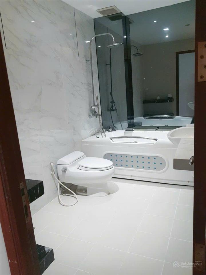Cho thuê nhà hầm 3 lầu nội thất cơ bản kdc him lam p. tân hưng quận 7