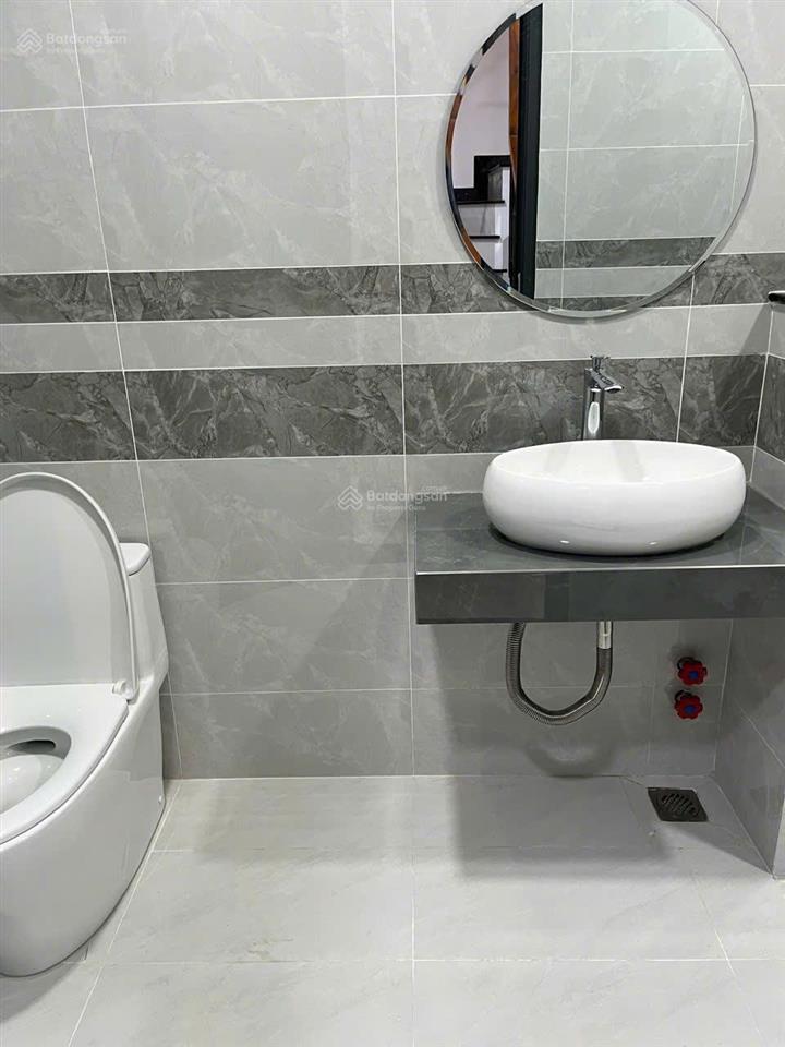 Cho thuê nhà hầm 5 lầu thang máy cuối nhà mặt tiền hoàng trọng mậu himlam p. tân hưng quận 7