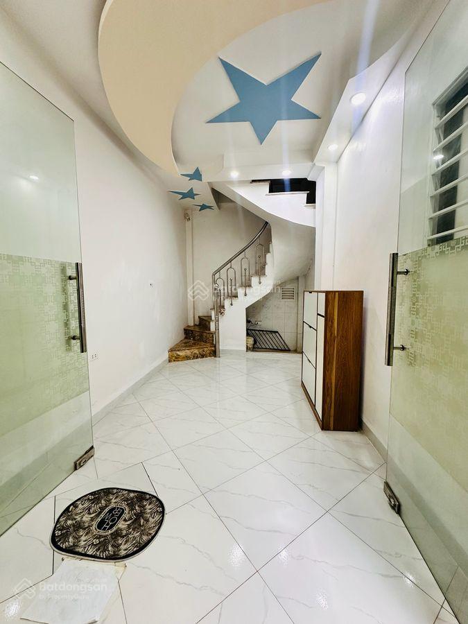 Bán nhà riêng 20m2, 5 tầng, 3 pn, hồ ba mẫu, lê duẩn, đống đa, lô góc, kinh doanh, giá tốt 4,35 tỷ