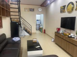 Bán căn hộ tập thể tầng 2 60m2 tại phố kim mã, ba đình, giá 4,7x tỷ, ngõ ô tô, view đẹp, 2 thoáng