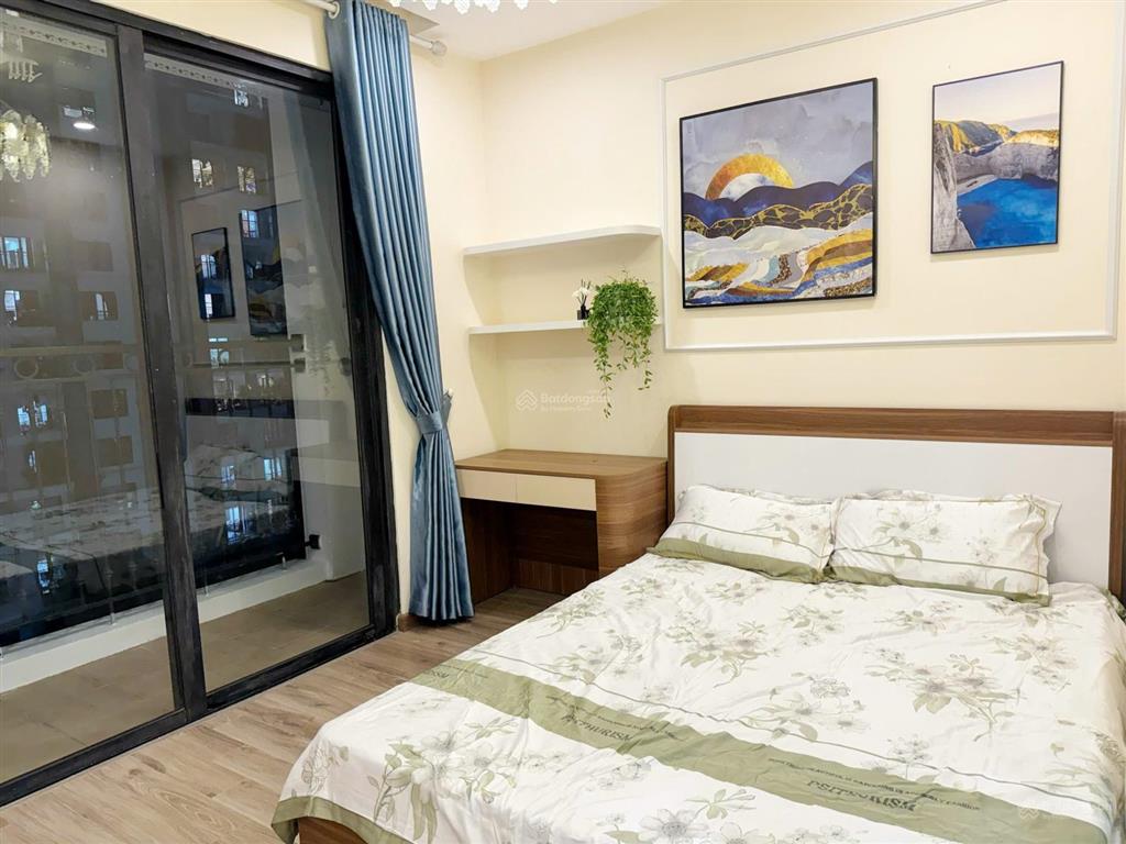 Cần bán gấp căn hộ 2pn chung cư cao cấp vinhomes nguyễn chí thanh, full nội thất nhà sạch đẹp
