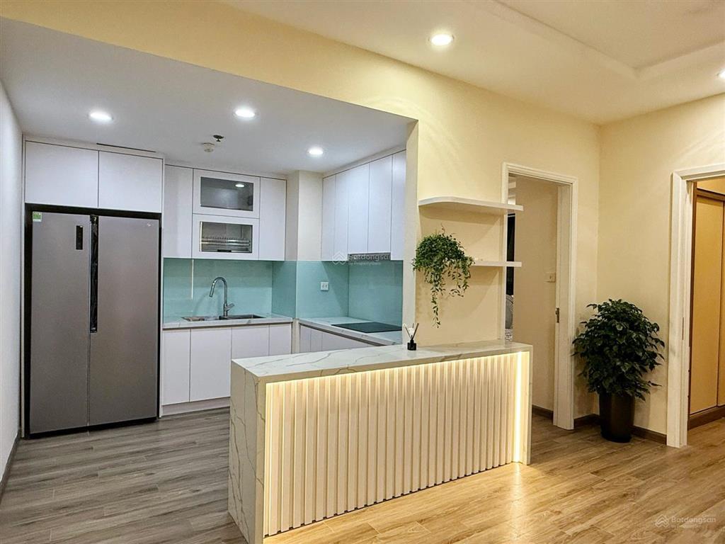 Cần bán gấp căn hộ 2pn chung cư cao cấp vinhomes nguyễn chí thanh, full nội thất nhà sạch đẹp