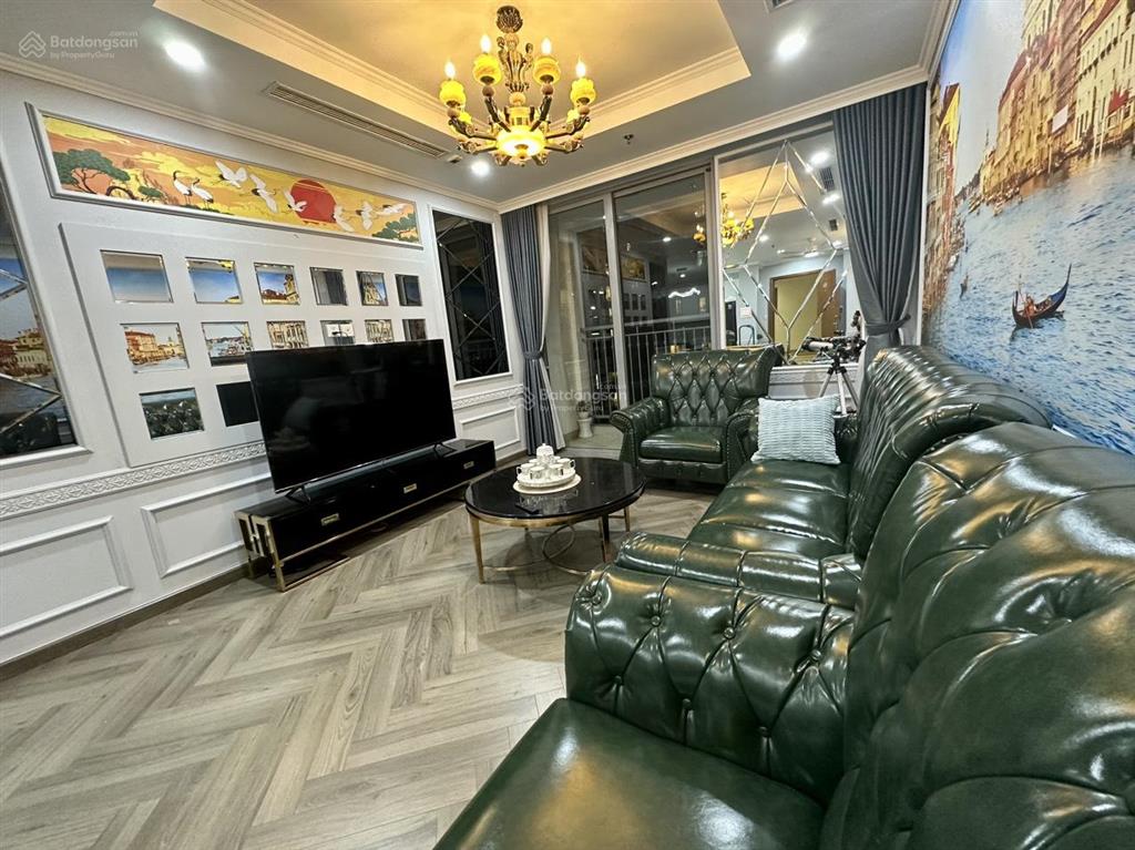 Cắt lỗ 5 tỷ căn hộ 3pn sáng royal city. full nội thất mới, view thành phố siêu đẹp