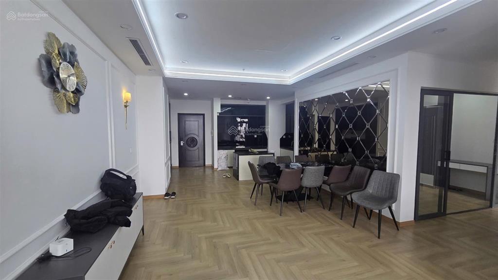 Nhỉnh 10 tỷ có ngay căn hộ 3pn full nội thất tại chung cư royal city. chưa có căn nào rẻ hơn