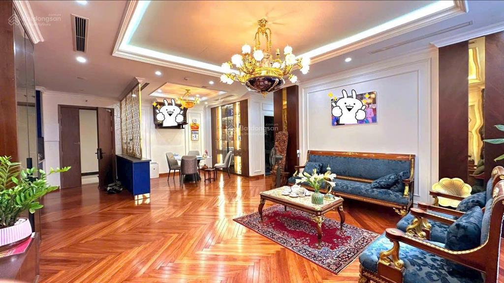 Cần bán gấp căn 2pn royal city. r6 nhà mới sạch đẹp. chủ thiện chí bán nhanh