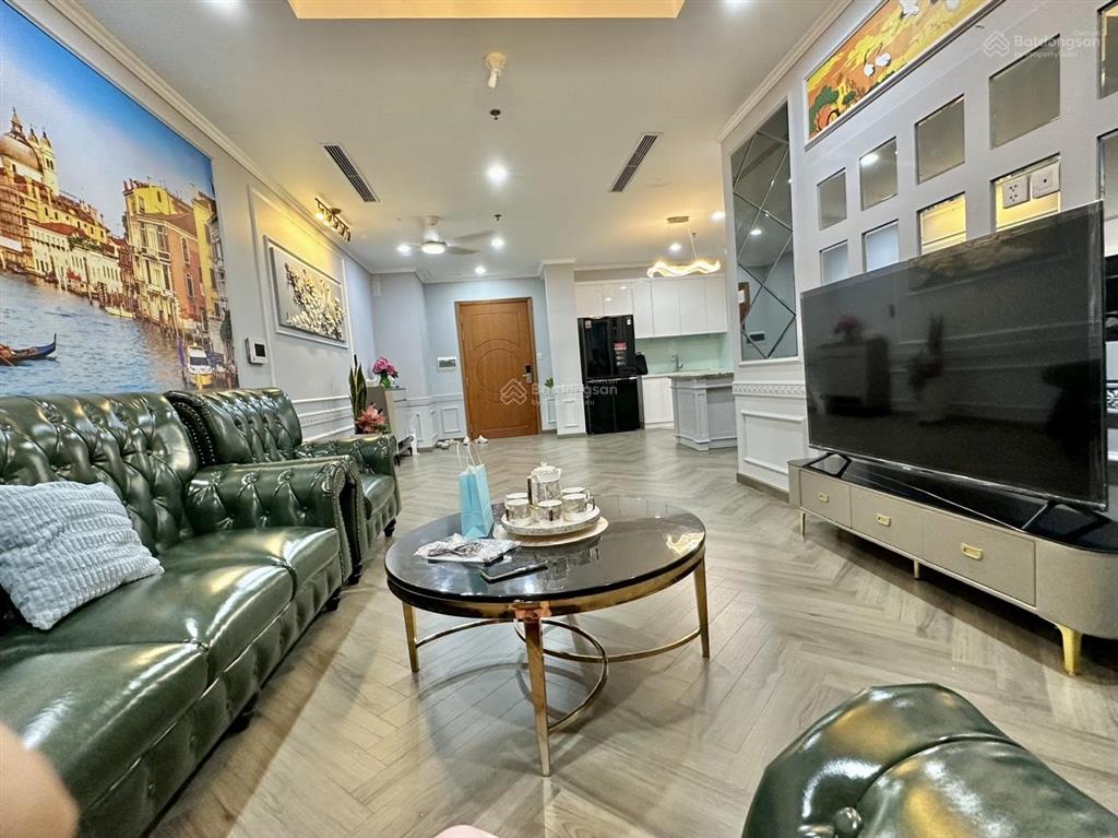 Cho thuê lâu dài căn hộ royal city 4pn căn góc full nội thất vào ở ngay
