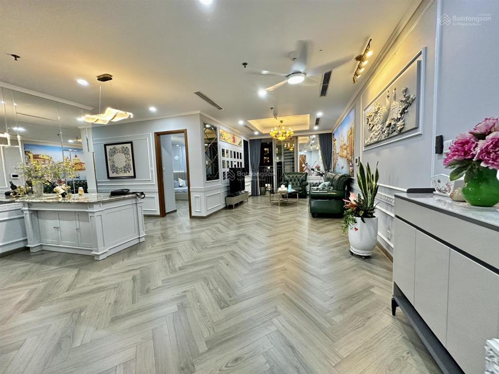 Cho thuê lâu dài căn hộ royal city 4pn căn góc full nội thất vào ở ngay