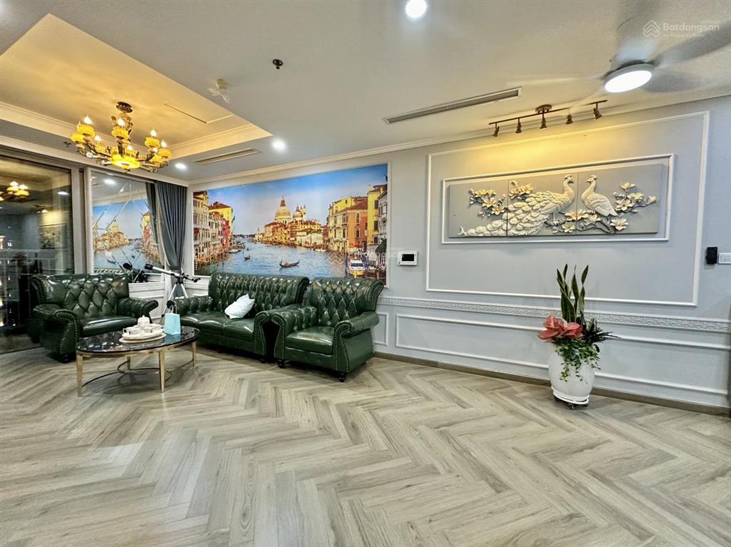 Cho thuê lâu dài căn hộ royal city 4pn căn góc full nội thất vào ở ngay