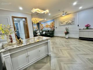 Cho thuê lâu dài căn hộ royal city 4pn căn góc full nội thất vào ở ngay