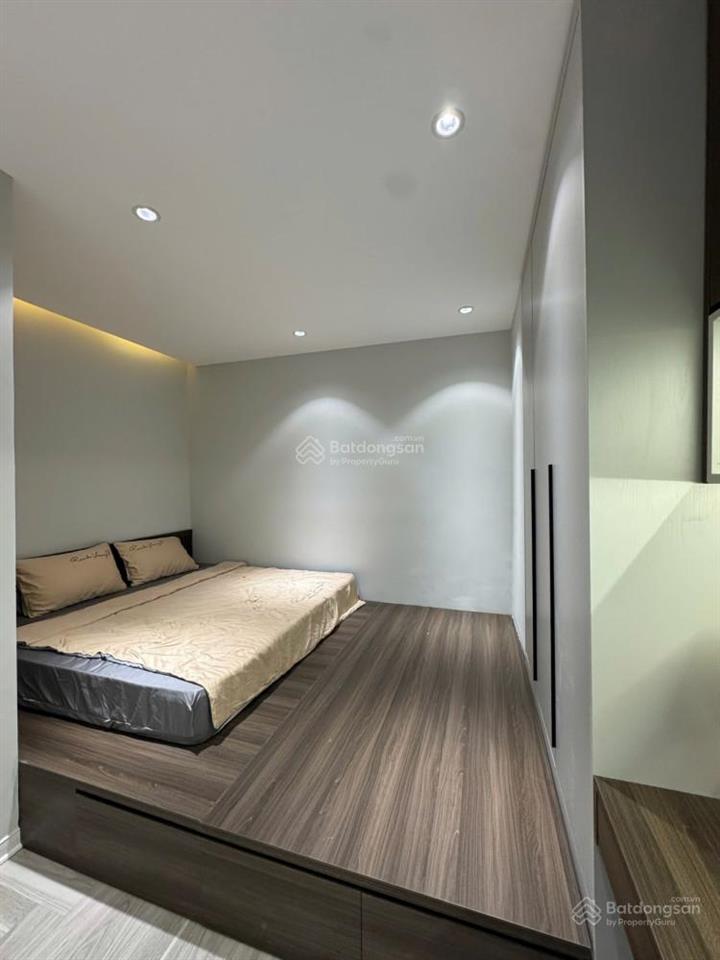 Siêu rẻ ạ. 4pn royal city giá chỉ có 13 tỷ ạ. full nội thất, xách vali vào ở ạ.