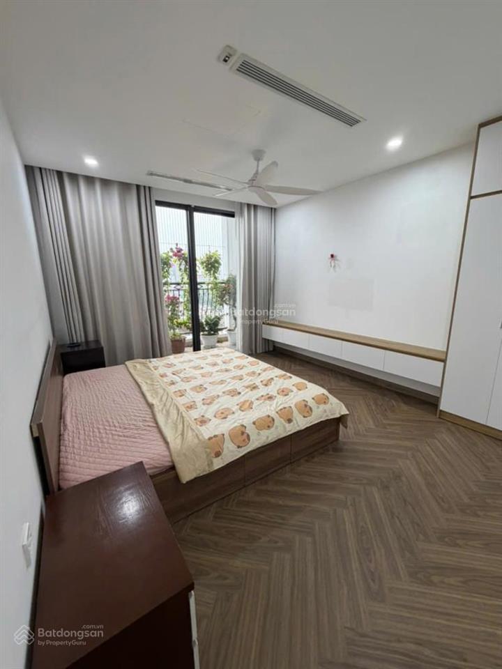 Cắt lỗ 3,5 tỷ căn hộ 3pn chung cư royal city. căn góc 3pn sáng. full nội thất mới, xách vali vào ở