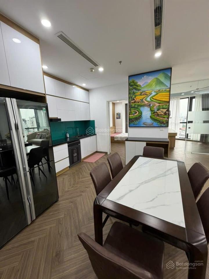 Cắt lỗ 3,5 tỷ căn hộ 3pn chung cư royal city. căn góc 3pn sáng. full nội thất mới, xách vali vào ở