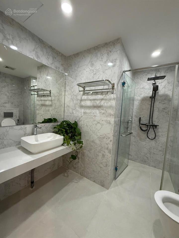 Cần bán gấp căn góc chung cư startower 3pn góc đông nam view hồ đầm hồng. full nội thất
