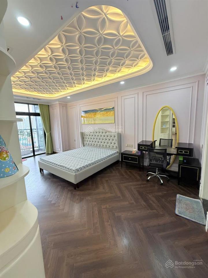Siêu rẻ căn 3pn chủ nhà cần bán gấp tại cc royal city. full nội thất mới giá nhỉnh 8 tỷ