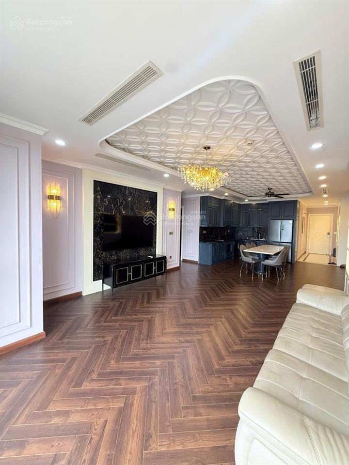 Siêu rẻ căn 3pn chủ nhà cần bán gấp tại cc royal city. full nội thất mới giá nhỉnh 8 tỷ