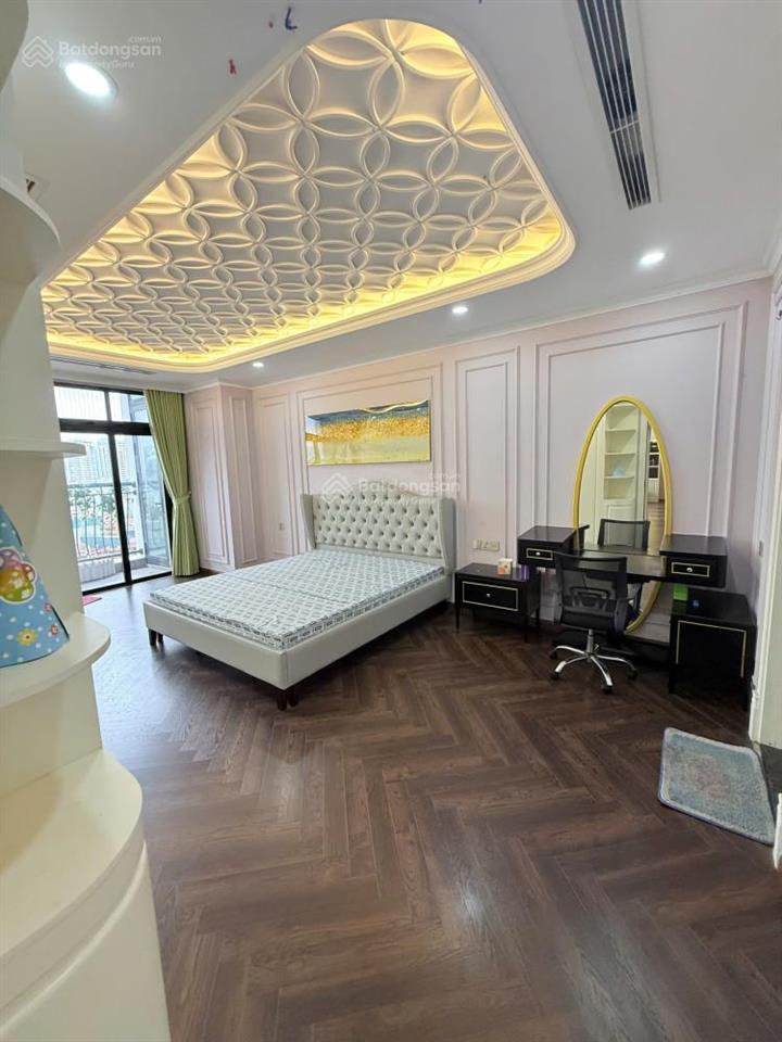 Bán gấp 3pn siêu rộng royal city 145m chủ chào nhỉnh 13 tỷ, full nội thất.