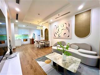 Bán nhanh 2 pn rộng 82m tòa r6 chung cư royal city giá nhỉnh 9 tỷ tầng trung đẹp