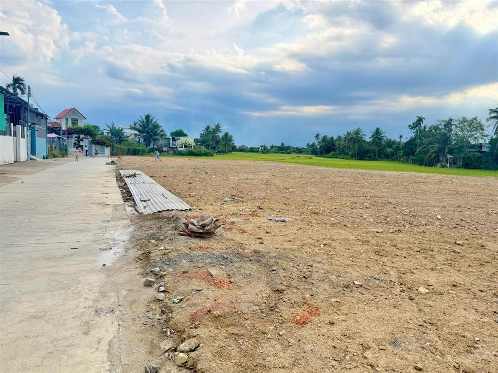 Bán lô mặt tiền đường võ dõng  (xã vĩnh trung cũ) phường tây nha trang  chỉ 2,8 tỷ/lô