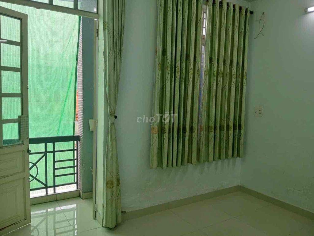 CHO  SINH VIÊN HOẶC CN THUÊ  LẦU GIÁ RẺ 2,8 TR ,  LÊ V THỌ GÒ VẤP