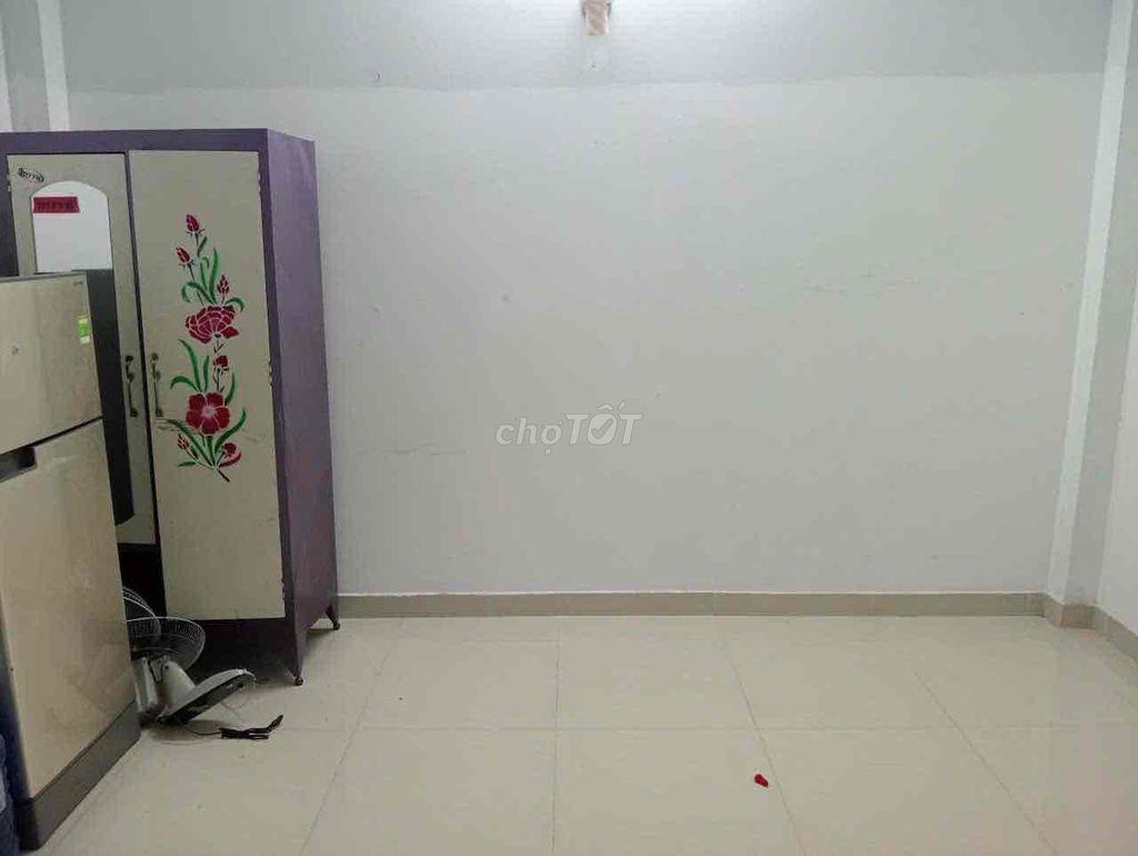 CHO  SINH VIÊN HOẶC CN THUÊ  LẦU GIÁ RẺ 2,8 TR ,  LÊ V THỌ GÒ VẤP