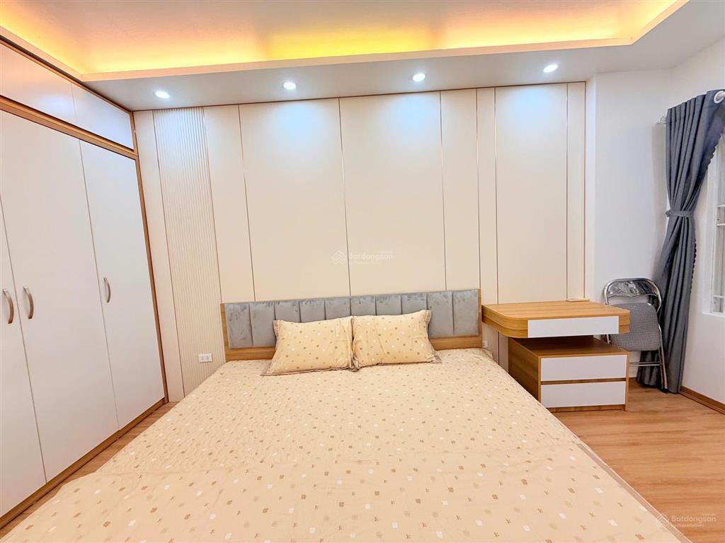 Chính chủ cho thuê nhà 6 tầng nguyên căn, đầy đủ đồ đạc, ở luôn