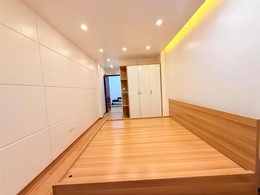 Chính chủ cho thuê nhà 6 tầng nguyên căn, đầy đủ đồ đạc, ở luôn