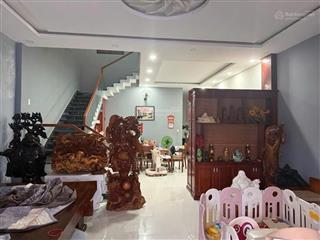 Bán nhà 2 tầng mặt tiền tân lưu 150m2 chỉ 10,x tỷ cách biển 2 bước chân,  0906 657 ***