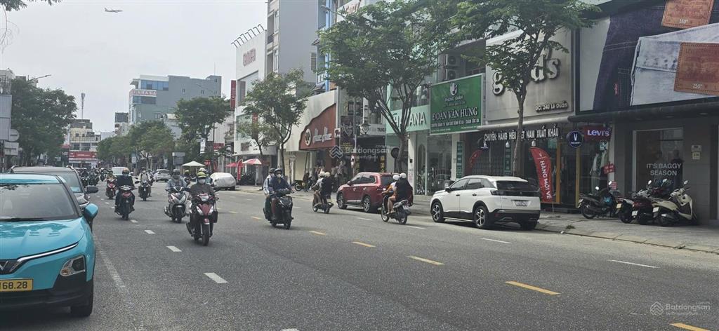 Góc hai mặt tiền ngay hoàng văn thái  ngang 7m  giá 7,x tỷ