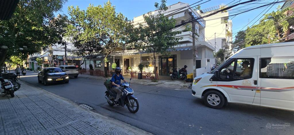 Góc hai mặt tiền ngay hoàng văn thái  ngang 7m  giá 7,x tỷ