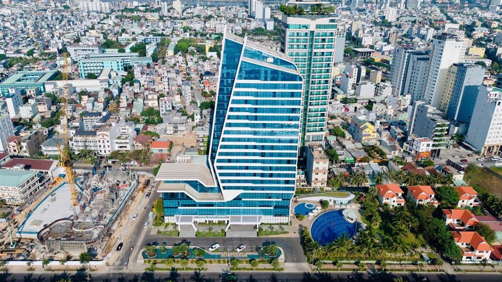 Mặt tiền ngay phố hồ xuân hương  dt 666mv ngang 18m  ngay khu phố tây  giá 1* tr/mv