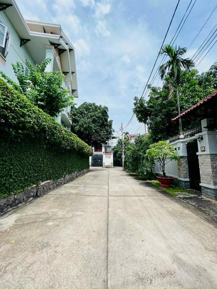 Bán lô đất 132m2(ngang 10m dài 13.5m) khu bảo vệ 24/24 đường 11 trần não, hcm. giá 33tỷ tl