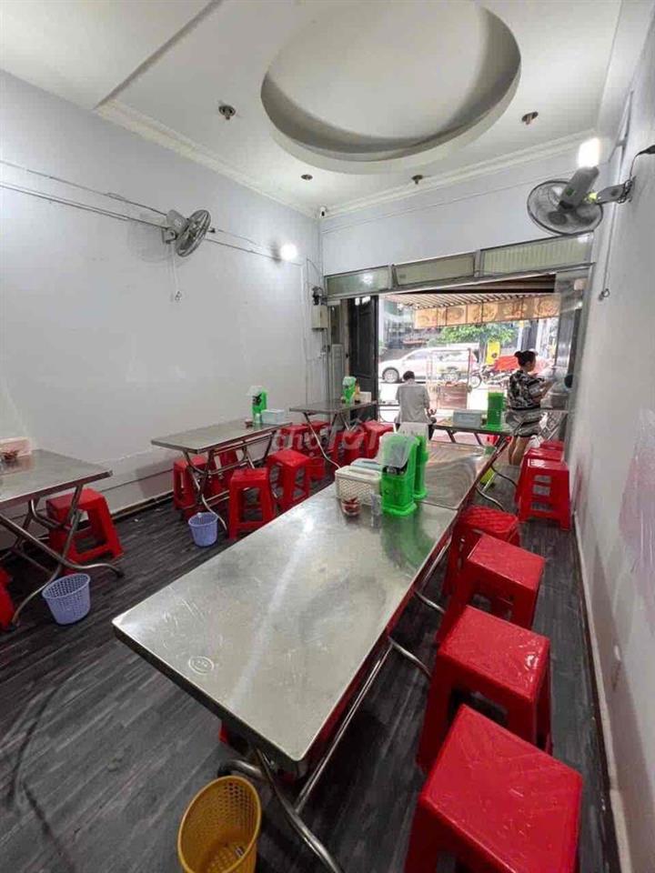 Sang mặt bằng kinh doanh khu cao ốc văn phòng