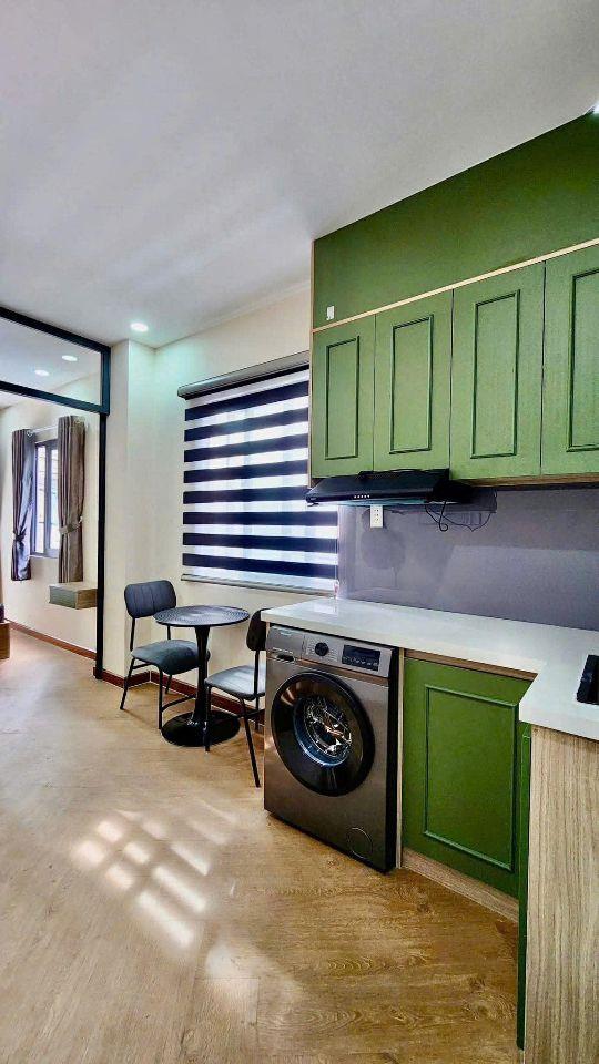 CHDV 5 TẦNG THANG MÁY - LÔ GÓC HUỲNH VĂN BÁNH 70m2 - 18 TỶ