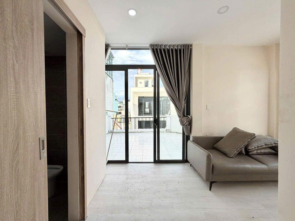 CHDV 5 TẦNG THANG MÁY - LÔ GÓC HUỲNH VĂN BÁNH 70m2 - 18 TỶ