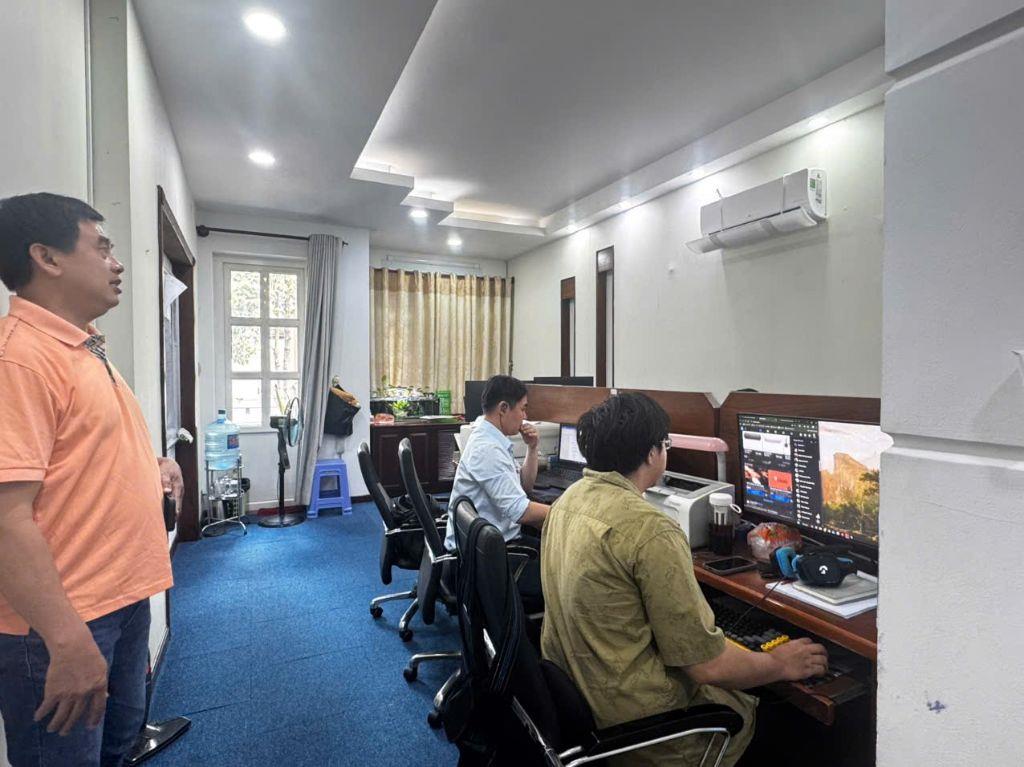 NHÀ 5 TẦNG - MẶT TIỀN NGUYỄN GIA TRÍ - KINH DOANH ĐA NGÀNH - DÒNG TIỀN 50TR/THÁNG