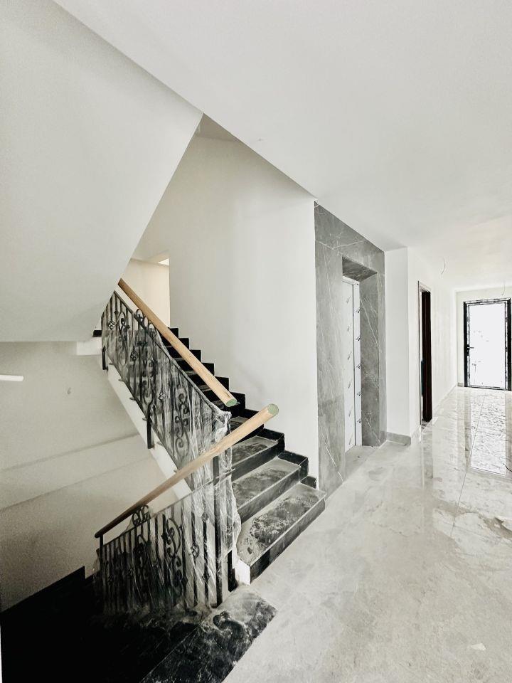 TÒA NHÀ CHDV CAO CẤP BÌNH THẠNH - 164m2 NGANG 8.5M CỰC HIẾM - DOANH THU 140TR/THÁNG