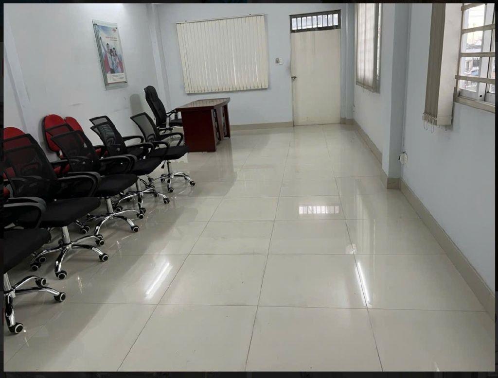MT PHẠM VĂN ĐỒNG - TOÀ VP 5 TẦNG THANG MÁY 93m2 - 24.2 TỶ