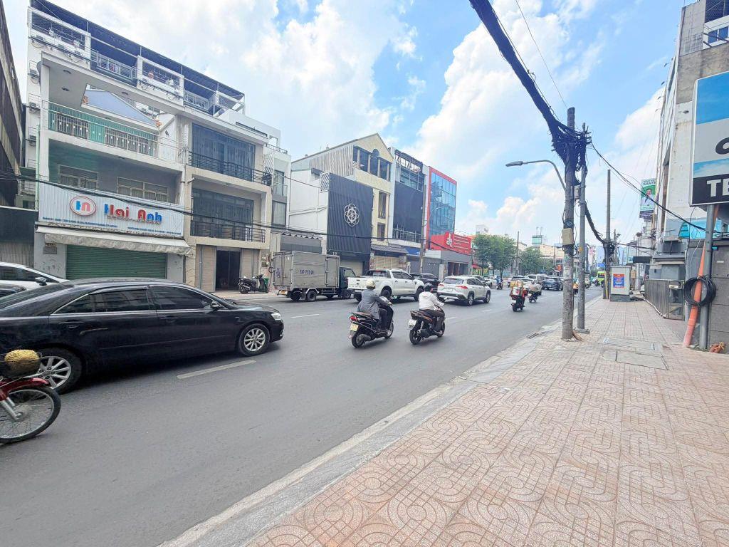 MẶT TIỀN ĐINH BỘ LĨNH - 117m2 (5×23) - 8 CHDV THU NHẬP 50TR/THÁNG - 24 TỶ