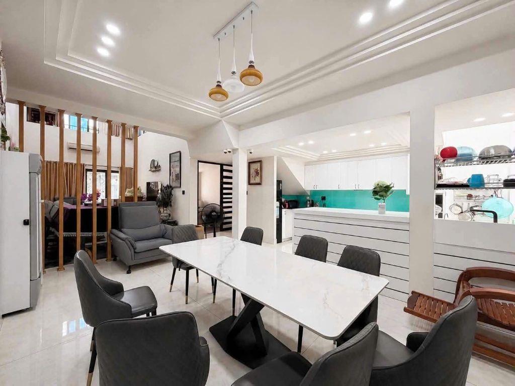 VILLA ĐẲNG CẤP - LAM SƠN BÌNH THẠNH - 142m2 NỞ HẬU PHONG THUỶ TỐT - 4 TẦNG KIÊN CỐ