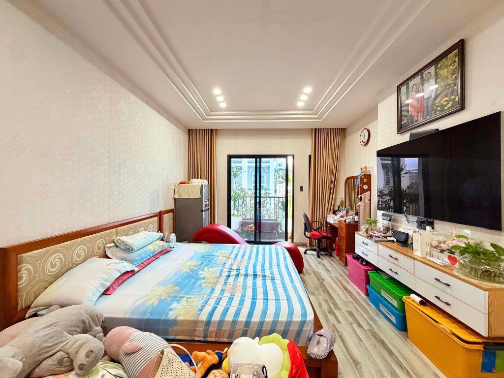 VILLA ĐẲNG CẤP - LAM SƠN BÌNH THẠNH - 142m2 NỞ HẬU PHONG THUỶ TỐT - 4 TẦNG KIÊN CỐ