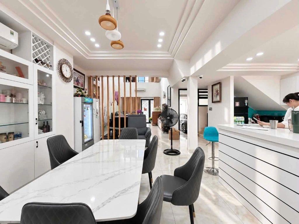 VILLA ĐẲNG CẤP - LAM SƠN BÌNH THẠNH - 142m2 NỞ HẬU PHONG THUỶ TỐT - 4 TẦNG KIÊN CỐ