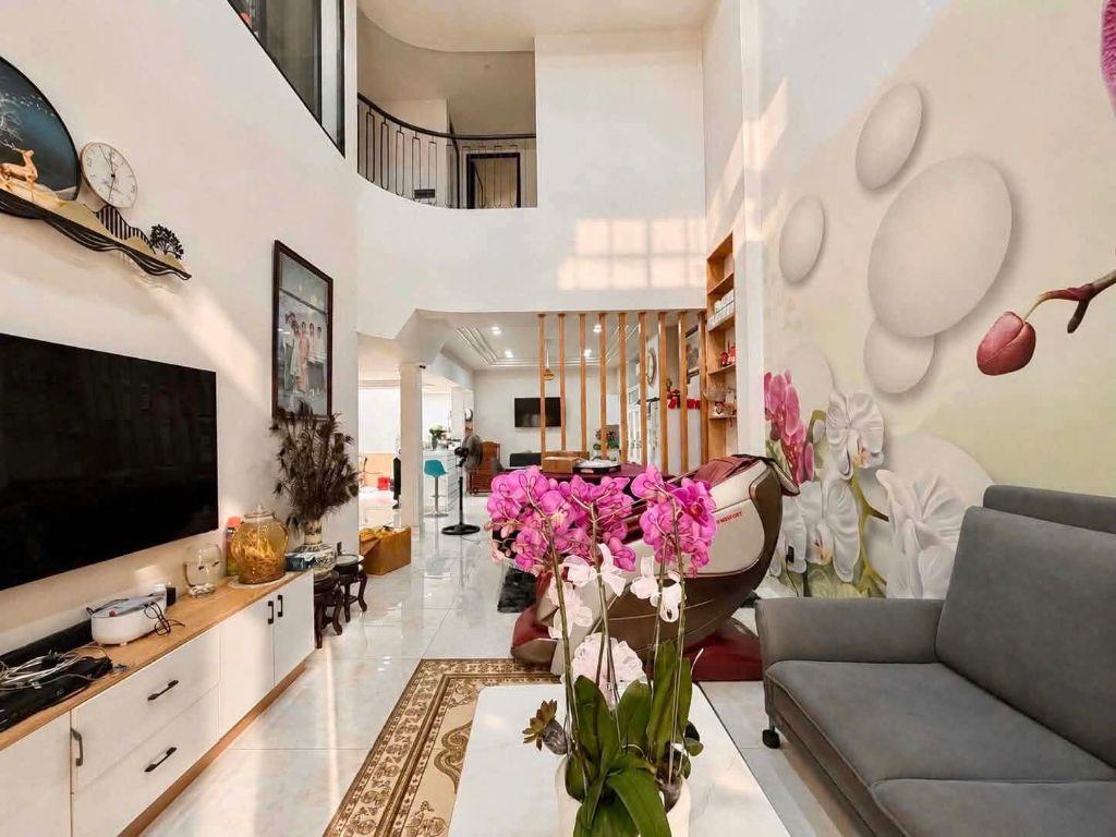 VILLA ĐẲNG CẤP - LAM SƠN BÌNH THẠNH - 142m2 NỞ HẬU PHONG THUỶ TỐT - 4 TẦNG KIÊN CỐ