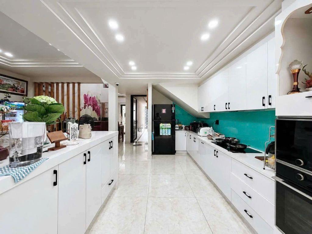 VILLA ĐẲNG CẤP - LAM SƠN BÌNH THẠNH - 142m2 NỞ HẬU PHONG THUỶ TỐT - 4 TẦNG KIÊN CỐ
