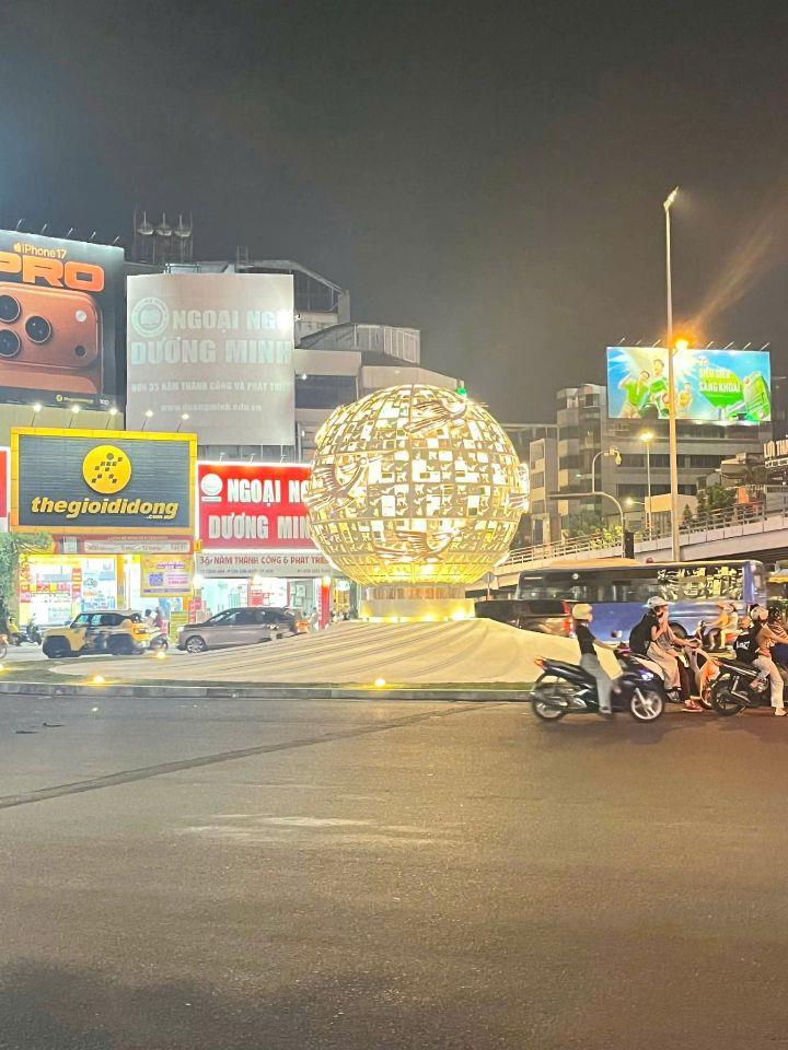 MẶT TIỀN KINH DOANH ÚT TỊCH - NHÀ 5 TẦNG 6 PHÒNG VÀ GARA OTO - 58m2 (4.35×14) VUÔNG A4